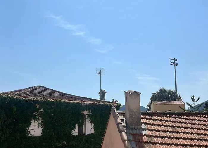 Charming In A Good Location Appartement Vallauris